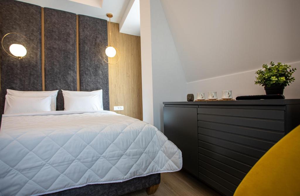 Room image 1